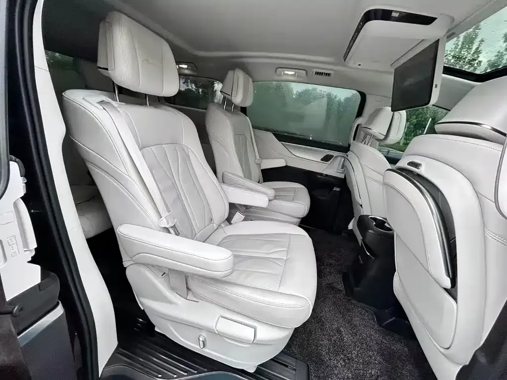 Buick GL8 Hybrid — фото 2