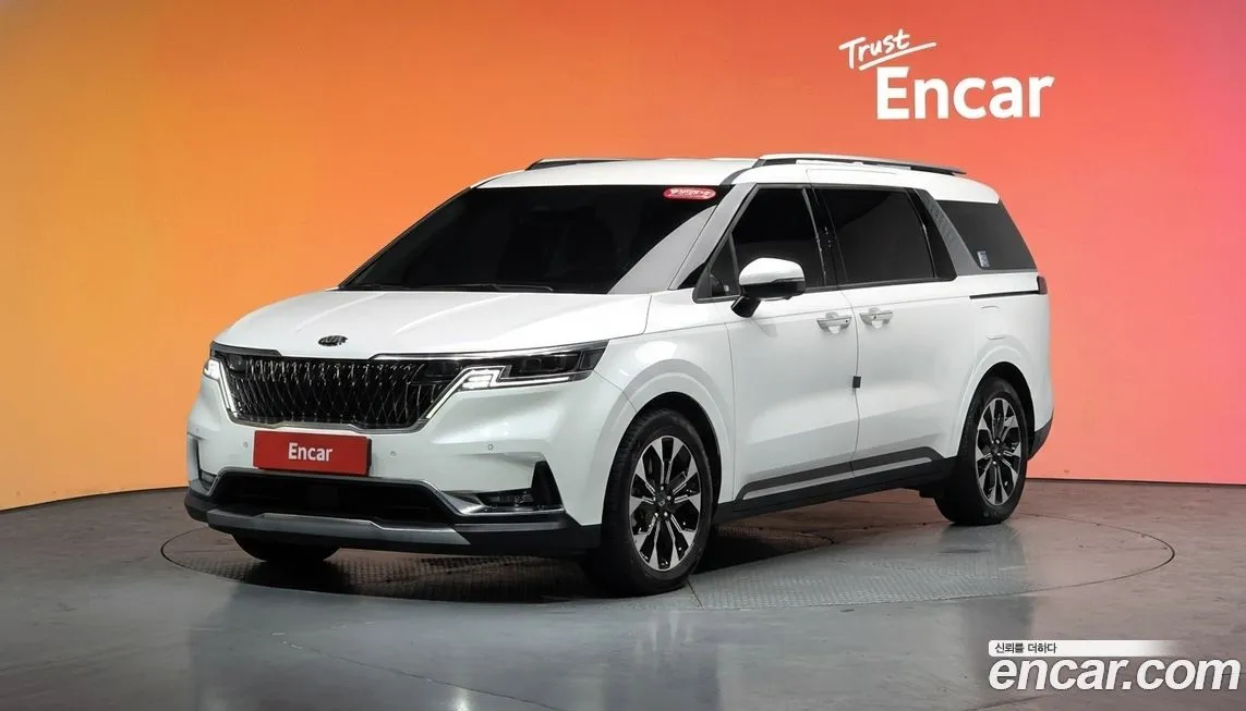 Kia Carnival — фото 1