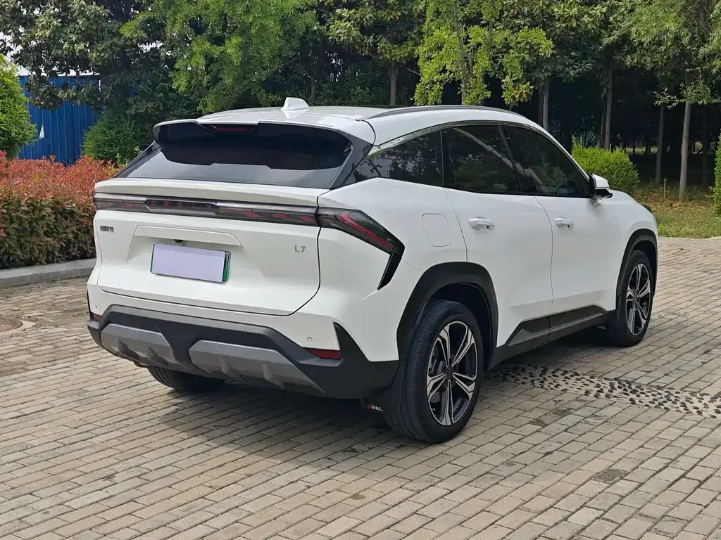 Geely Galaxy L7 — фото 10