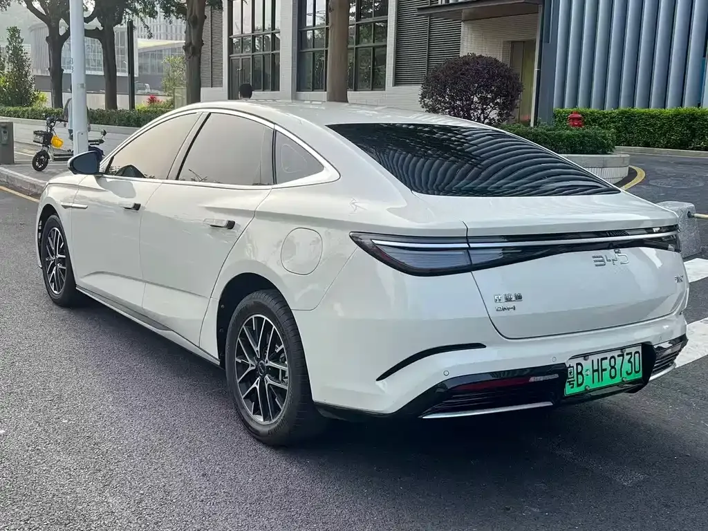 BYD Seal 07 DM-i — фото 8