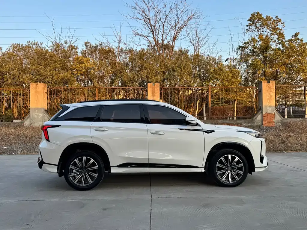 Changan CS75PLUS — фото 10