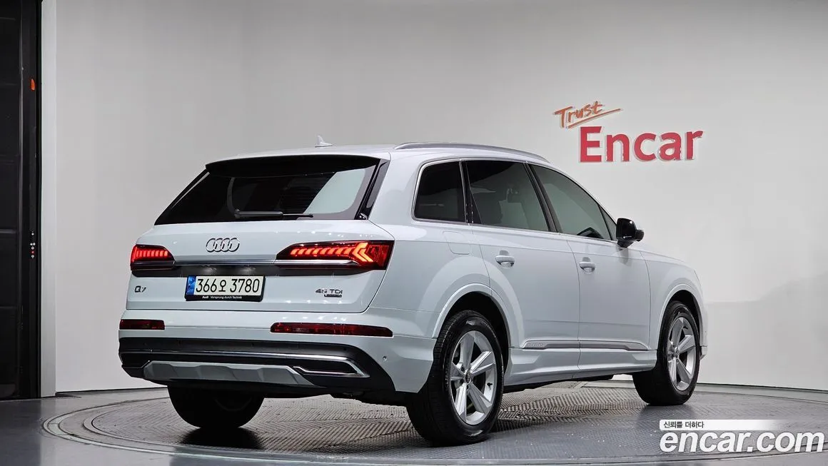 Audi Q7 — фото 3