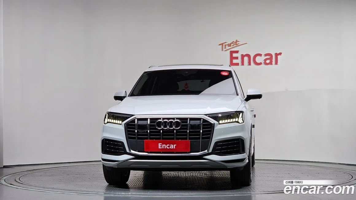 Audi Q7 — фото 9