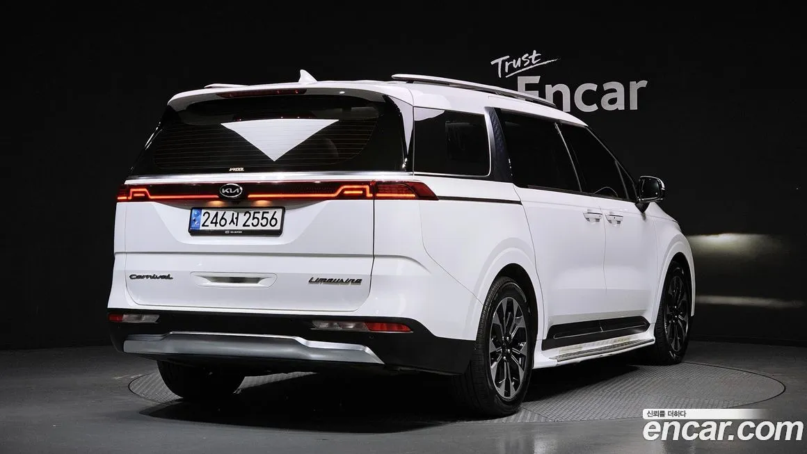 Kia Carnival — фото 2