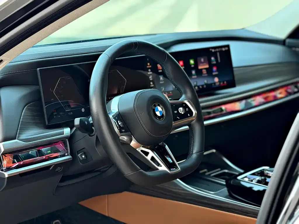 BMW 7 Series — фото 9