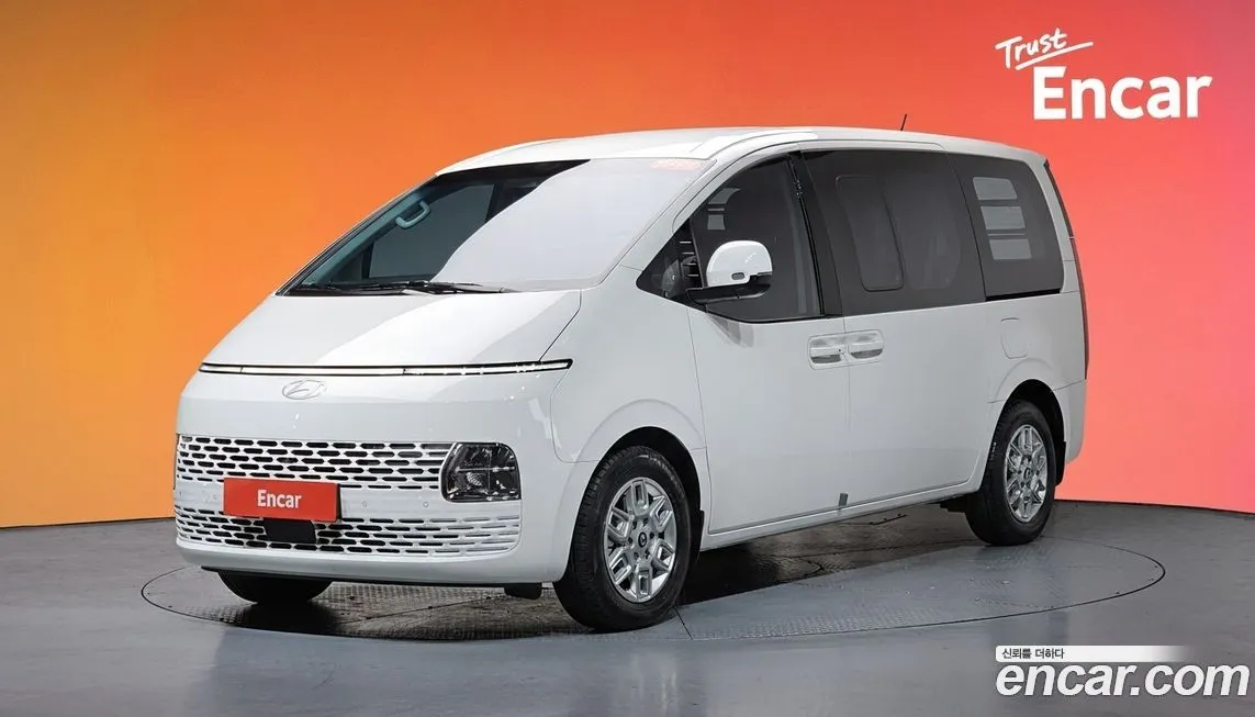 Hyundai Staria — фото 1