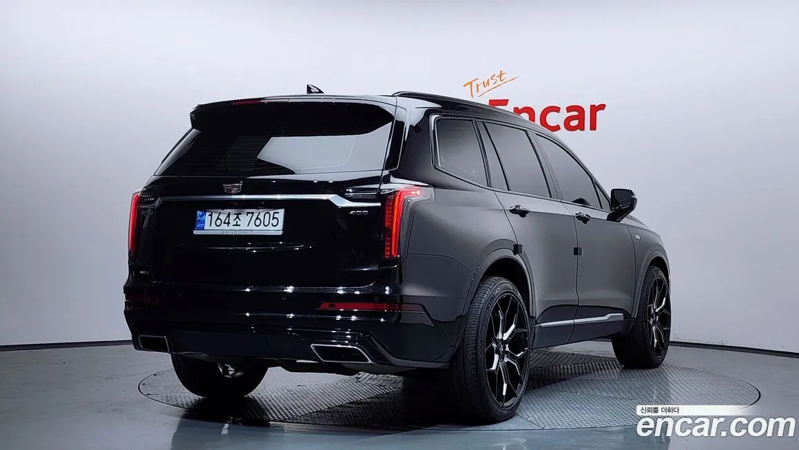 Cadillac XT6 — фото 10
