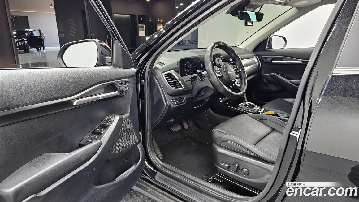 Kia Seltos — фото 5