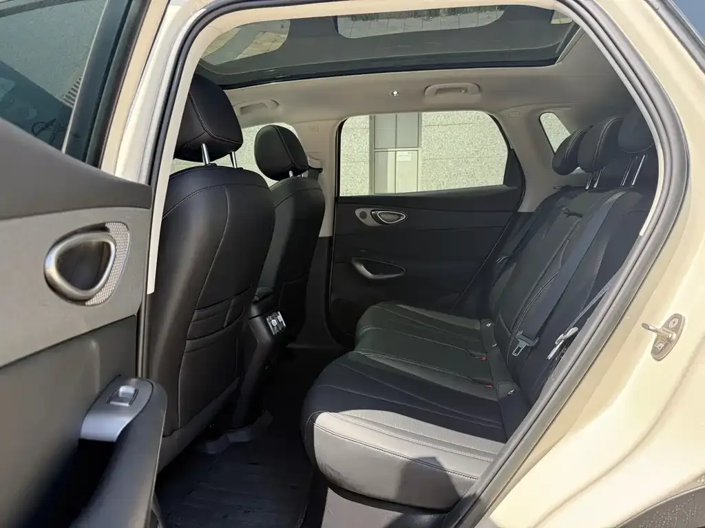 BYD Hiace 05 EV — фото 4