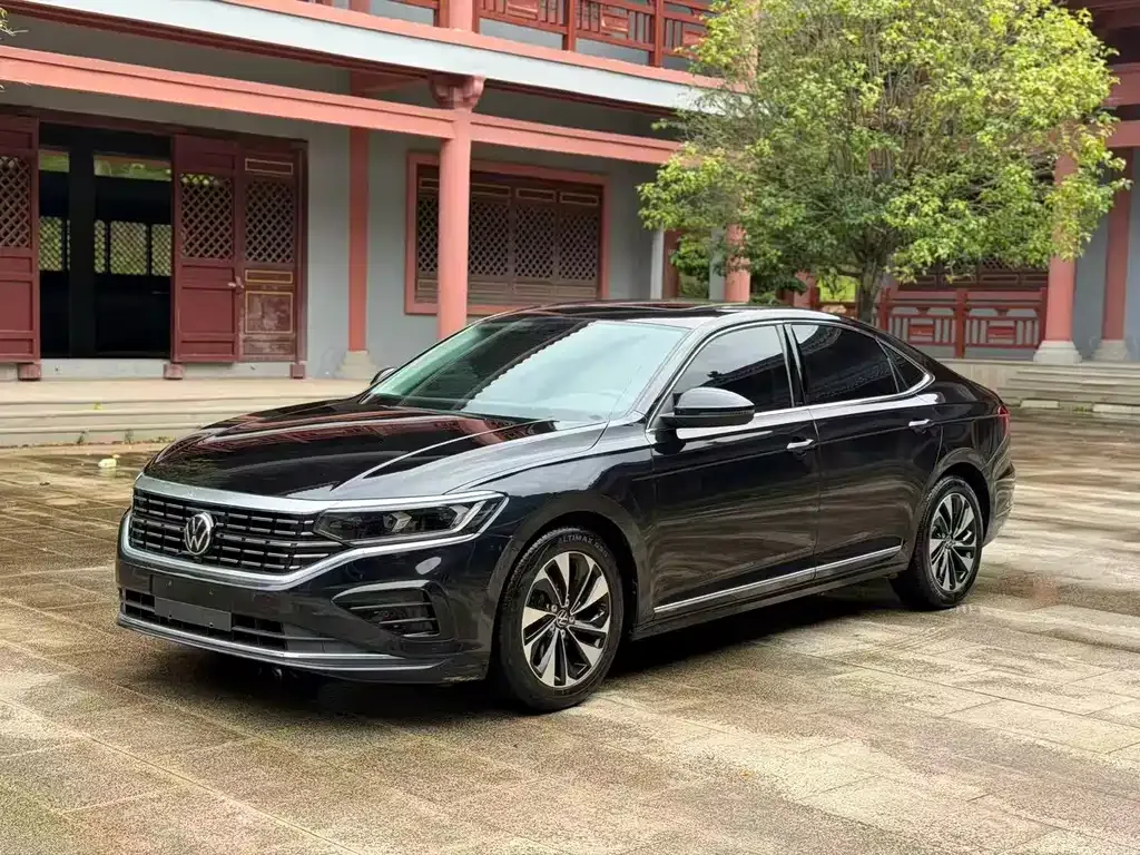 Volkswagen Passat — фото 1