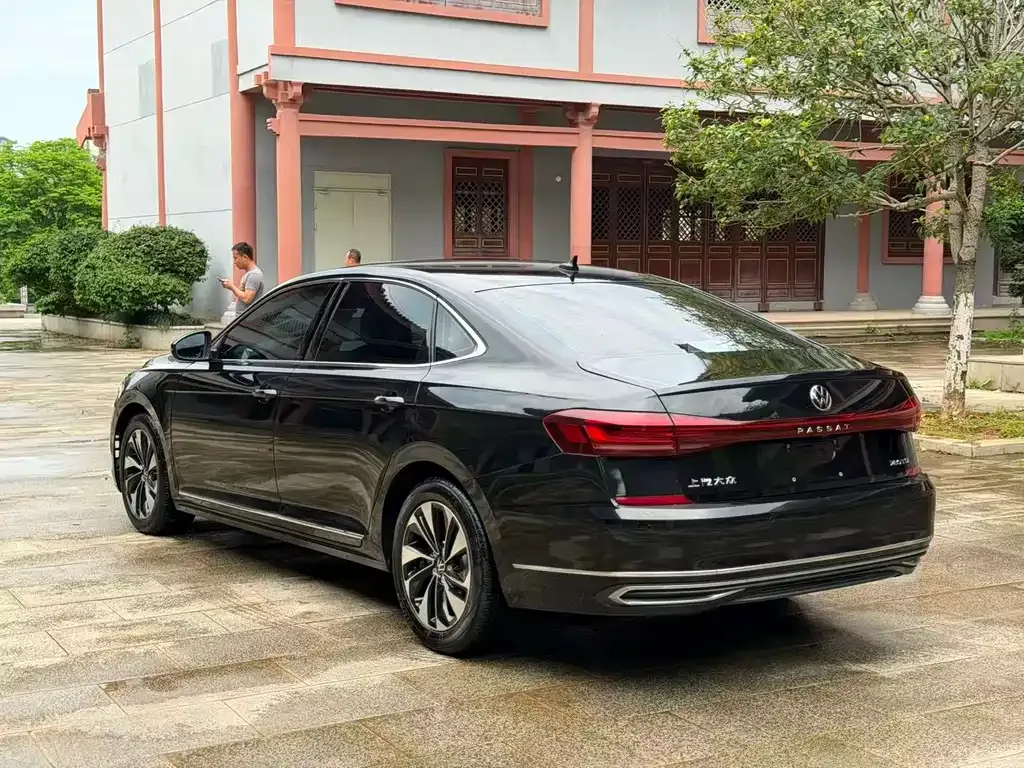 Volkswagen Passat — фото 6