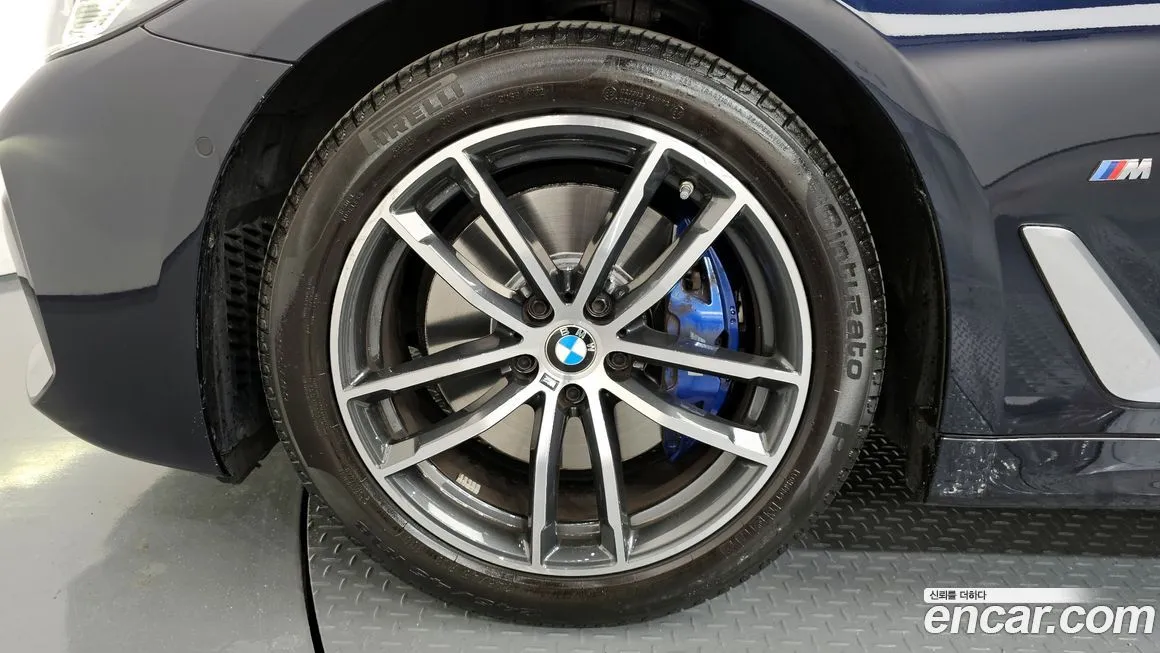 BMW 5-Series — фото 10