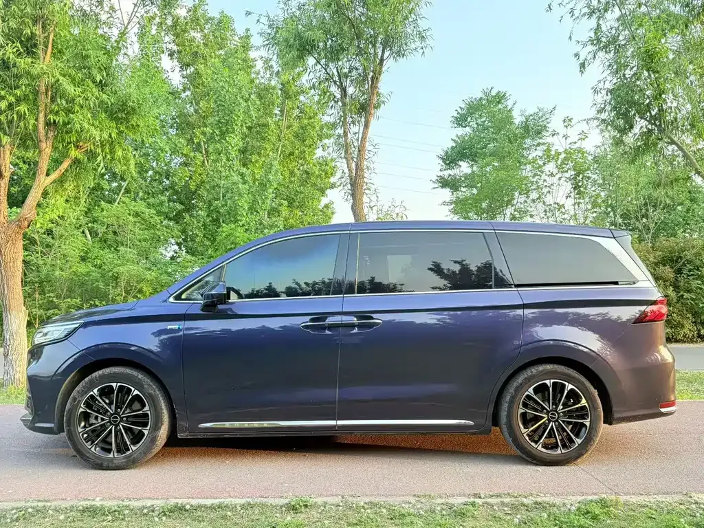 Roewe iMAX8 — фото 8