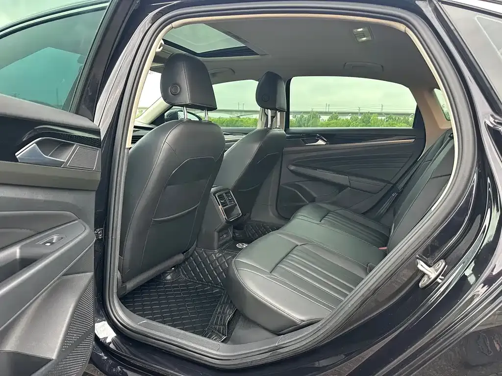 Volkswagen Passat — фото 4