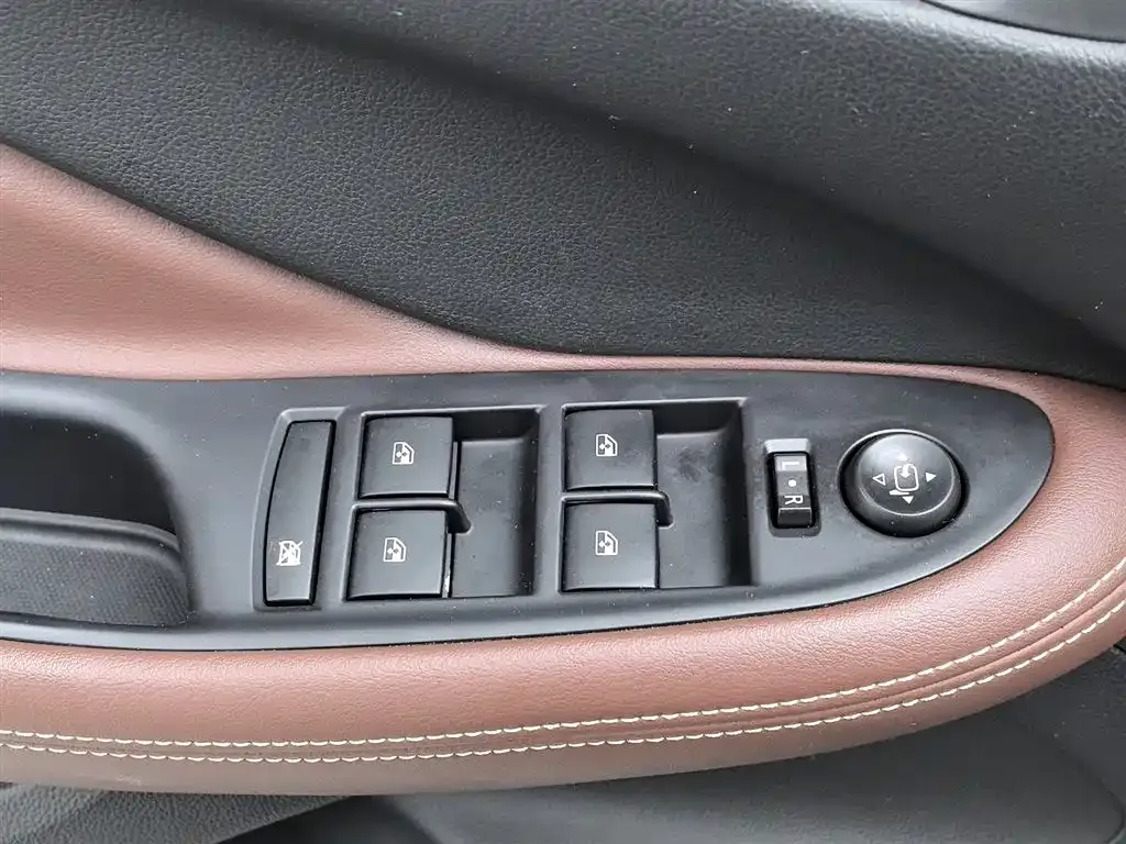 Buick Envision Plus — фото 9