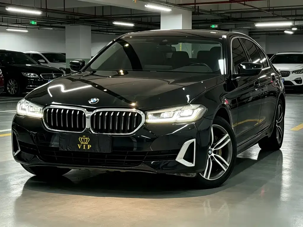 BMW 5 Series — фото 1