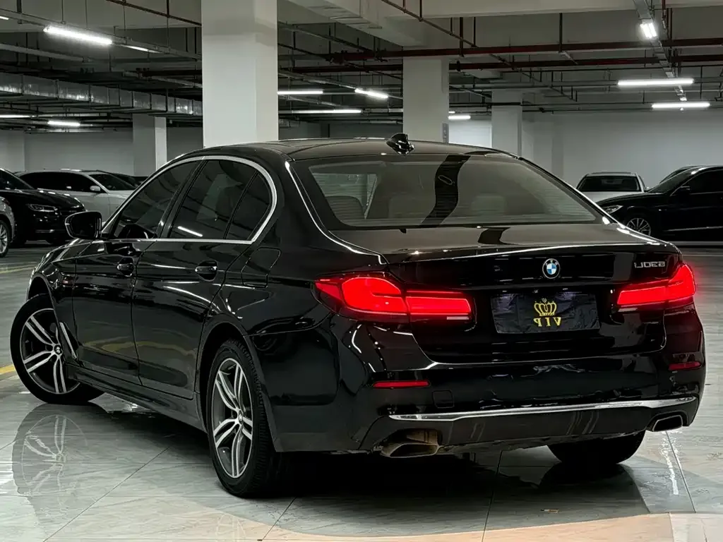 BMW 5 Series — фото 5