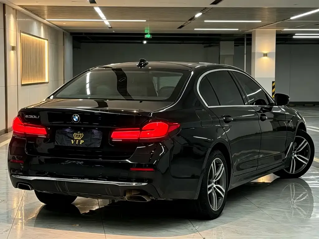 BMW 5 Series — фото 4