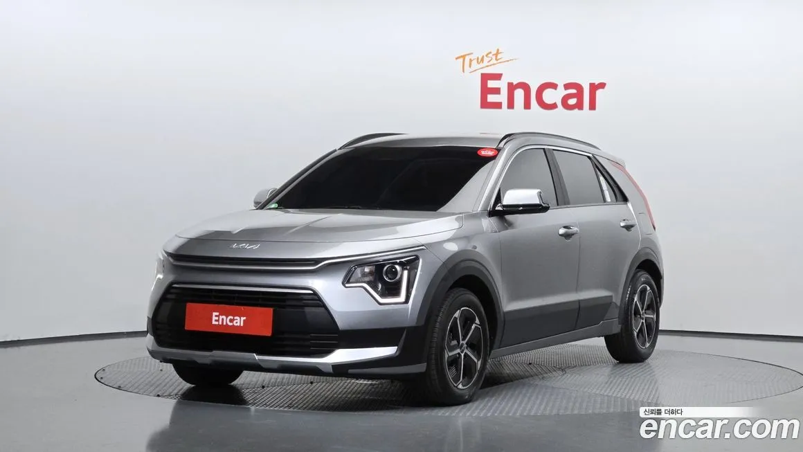 Kia Niro — фото 1