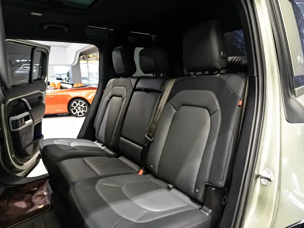 Land Rover Defender — фото 6