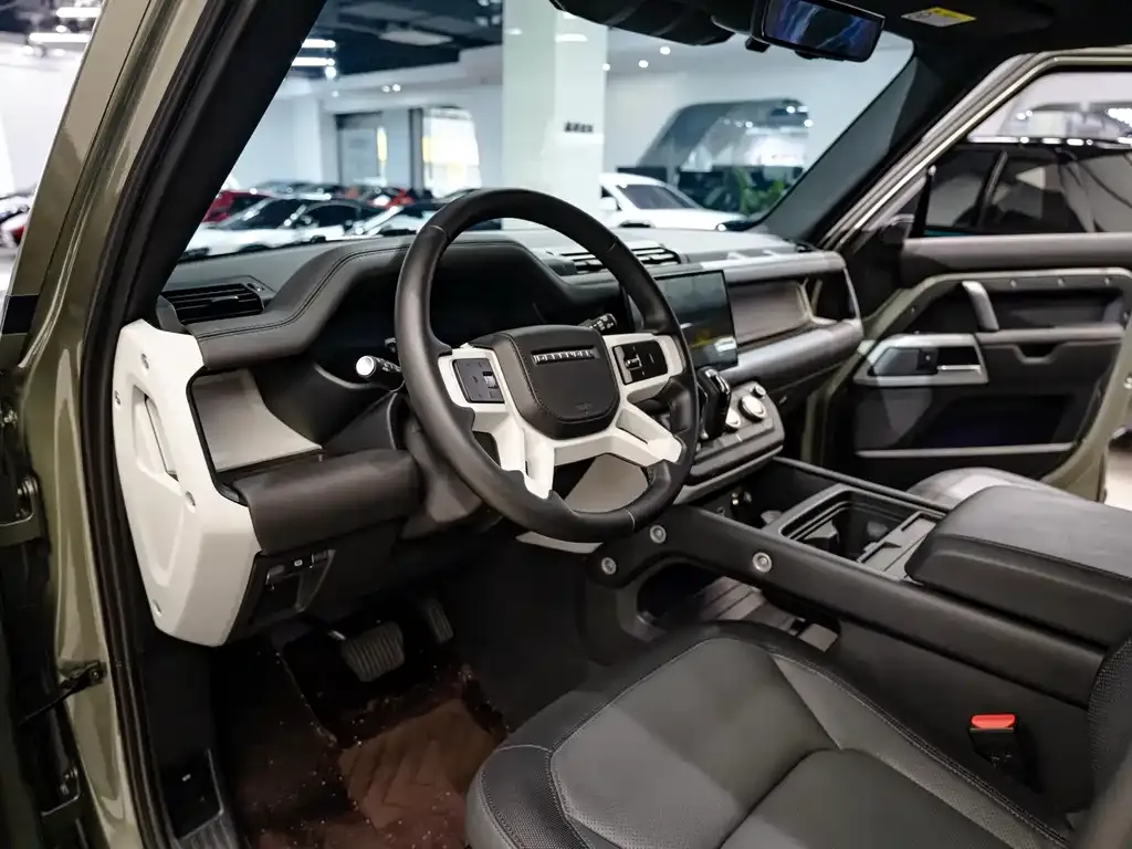Land Rover Defender — фото 10