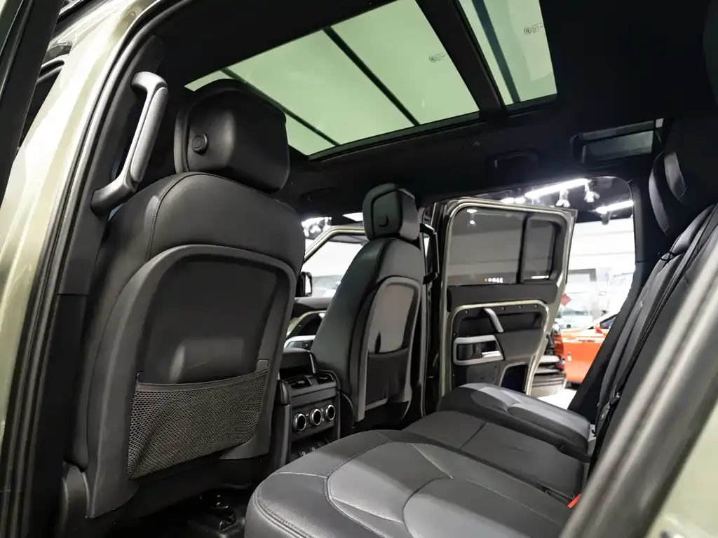 Land Rover Defender — фото 3