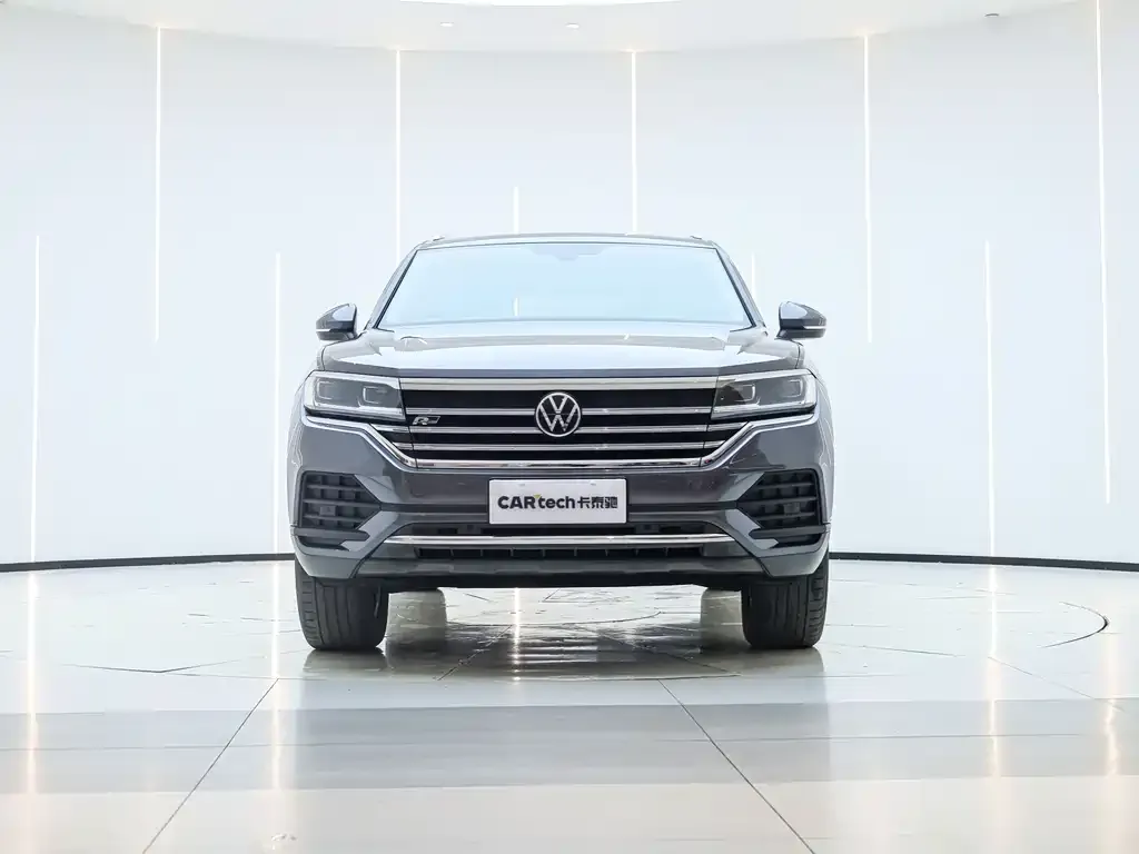Volkswagen Touareg — фото 7