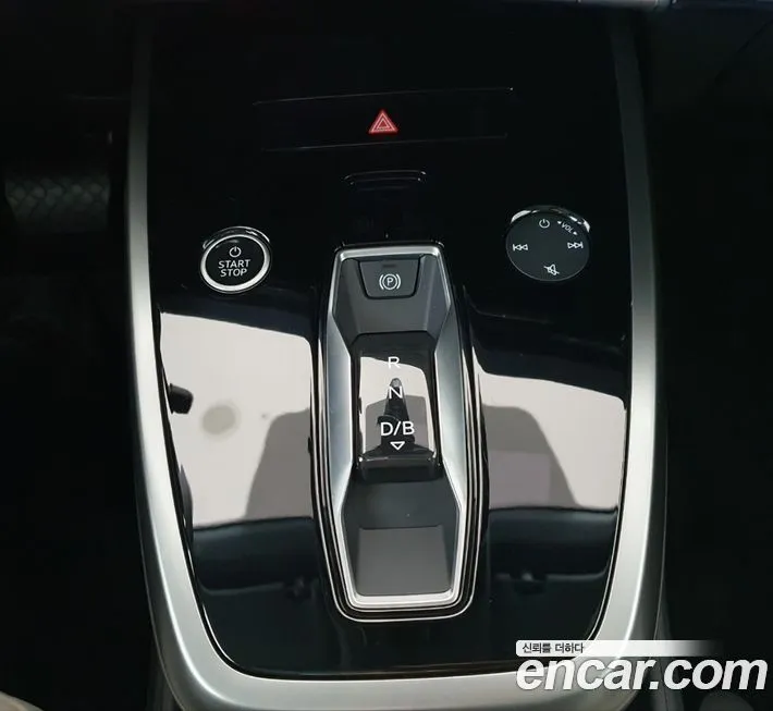 Audi Q4 e-tron — фото 10