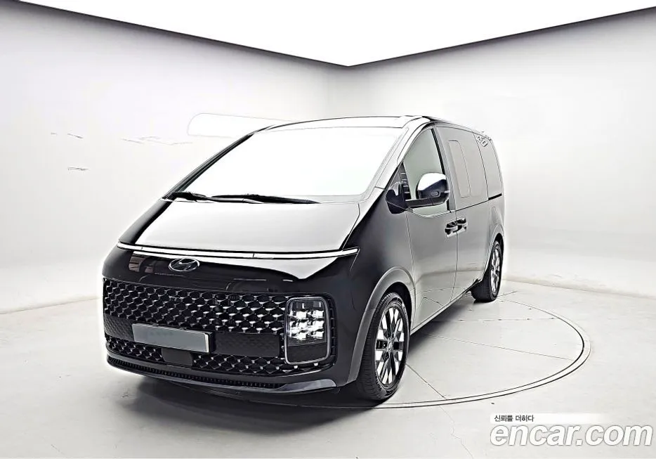 Hyundai Staria — фото 1