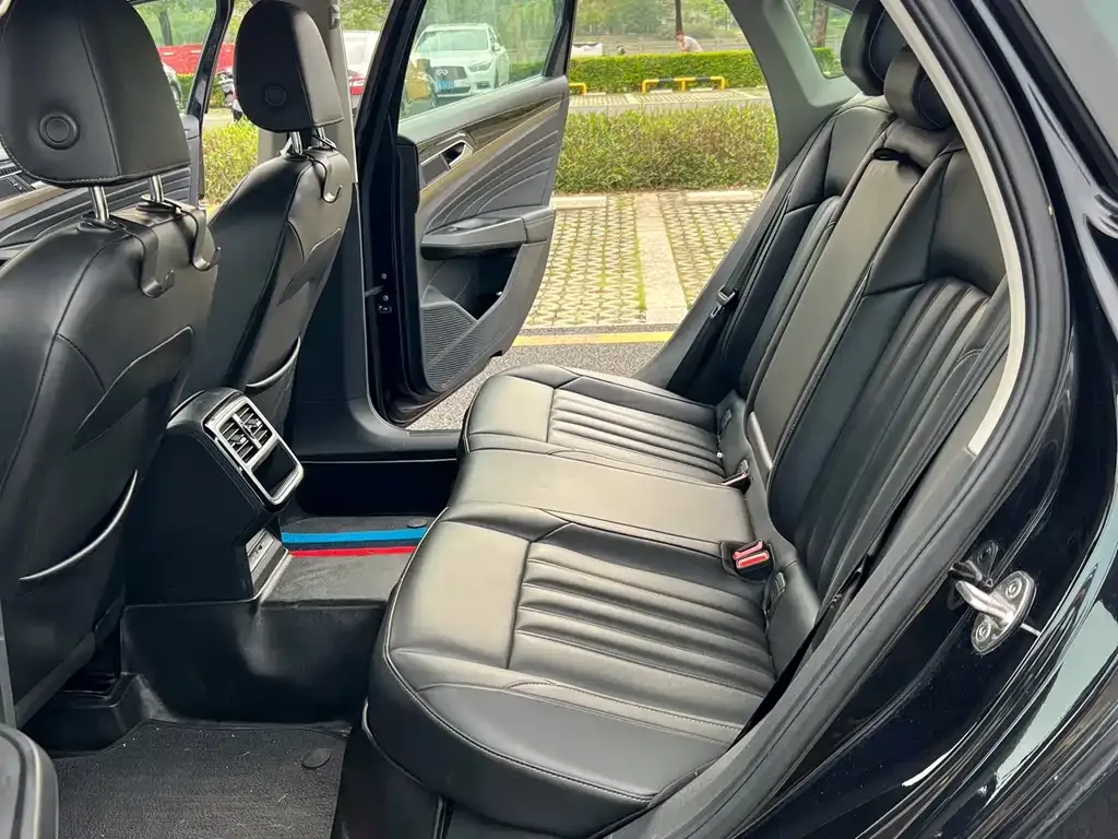Volkswagen Passat — фото 2