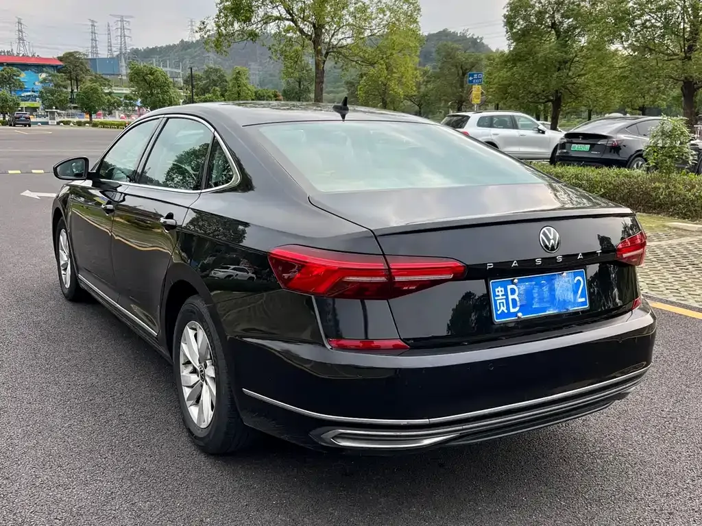 Volkswagen Passat — фото 8
