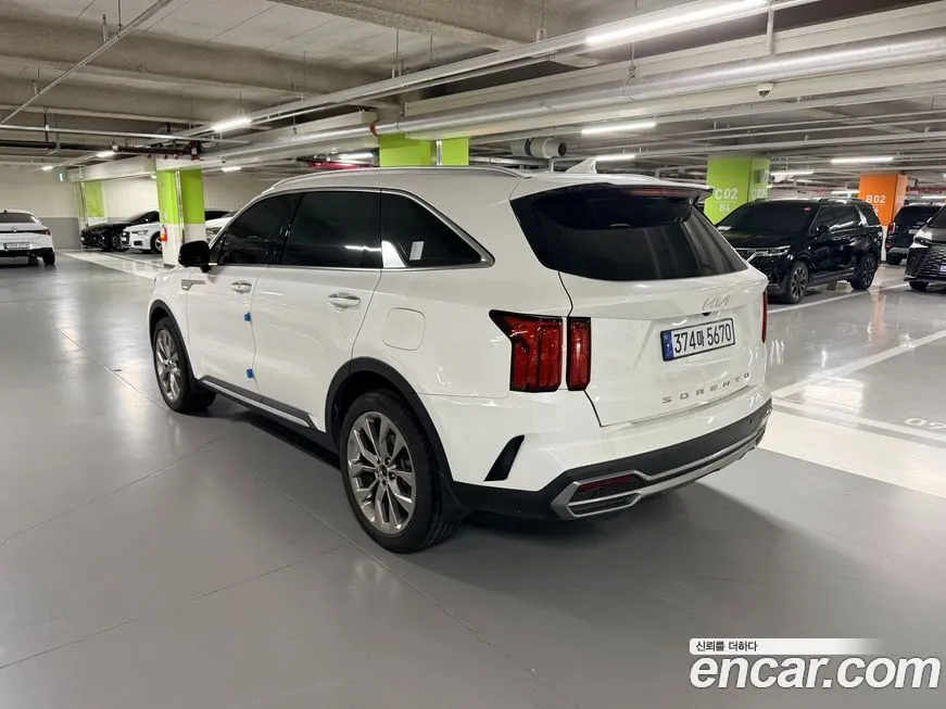 Kia Sorento — фото 9