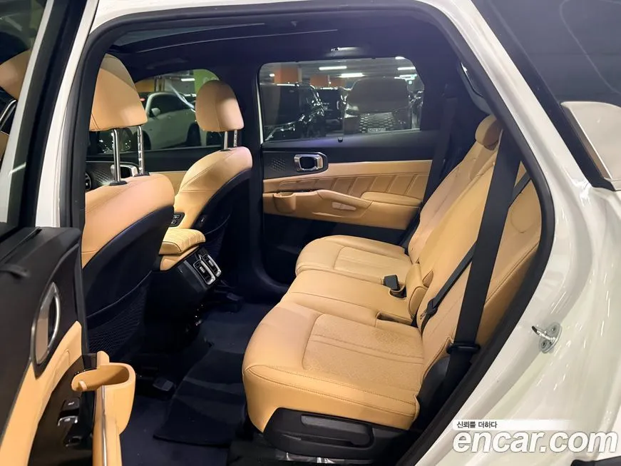 Kia Sorento — фото 8