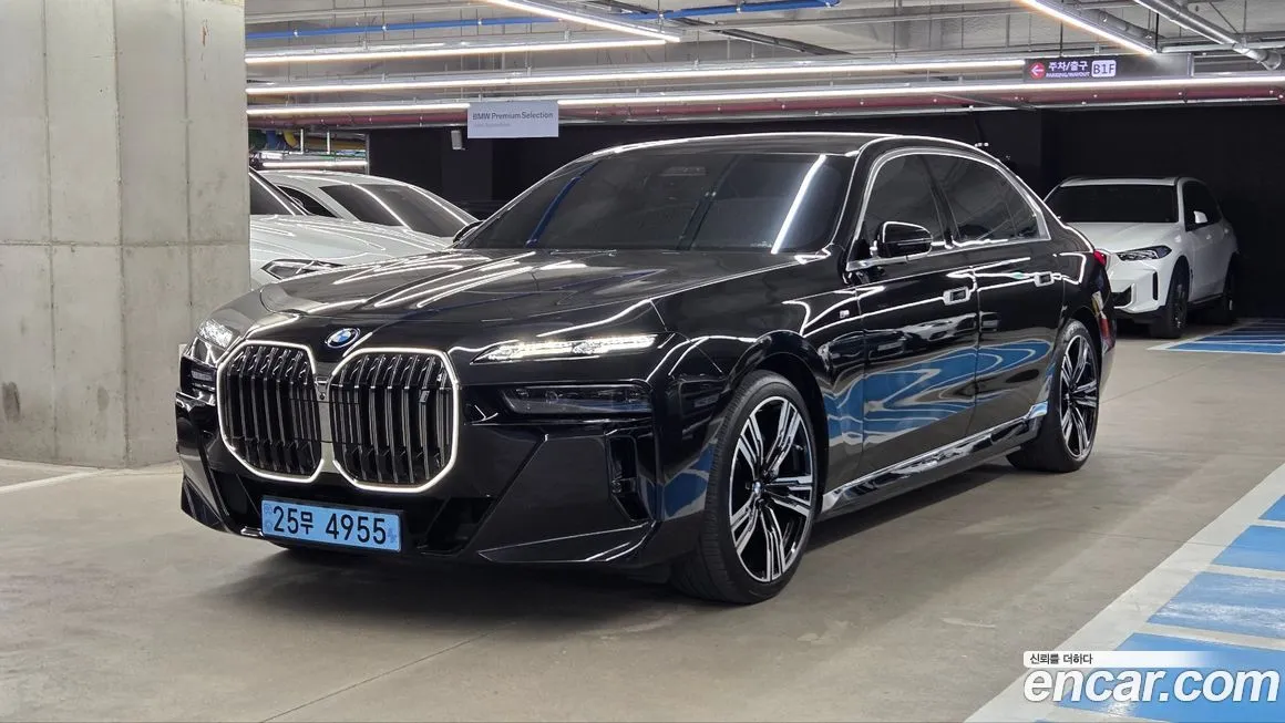 BMW i7 — фото 1