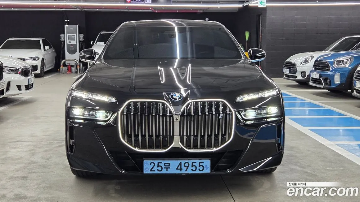 BMW i7 — фото 2