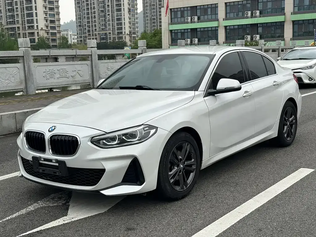 BMW 1 Series — фото 1