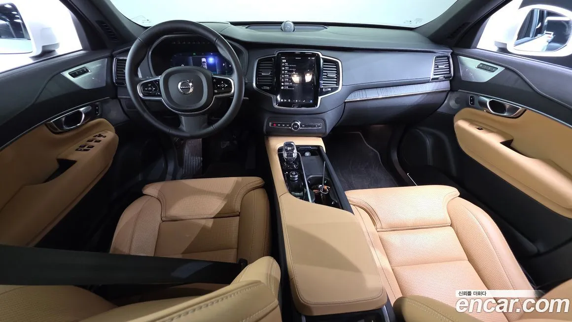 Volvo XC90 — фото 10