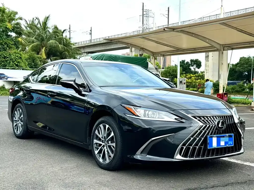 Lexus ES — фото 7