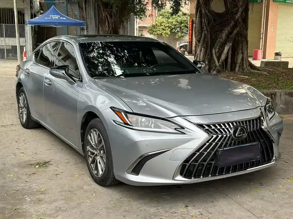 Lexus ES — фото 9