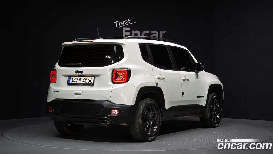 Jeep Renegade — фото 2