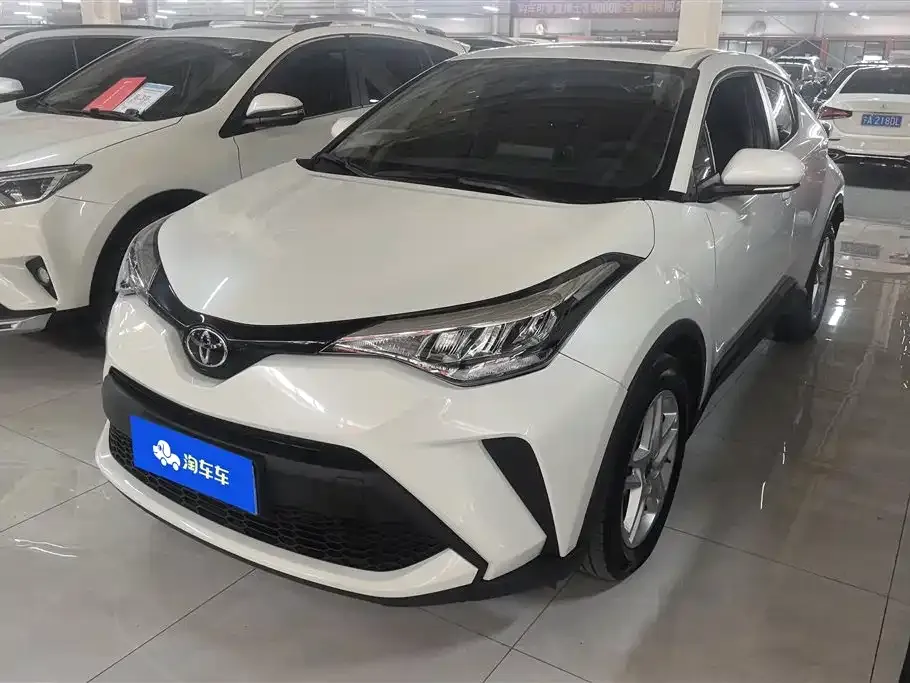 Toyota C-HR — фото 1