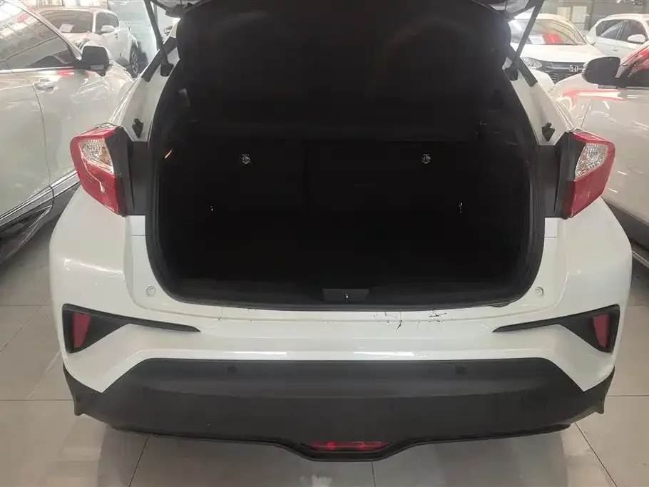 Toyota C-HR — фото 6