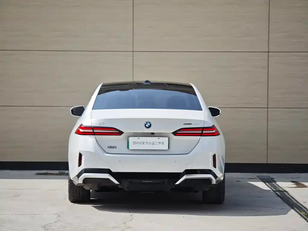 BMW i5 — фото 3