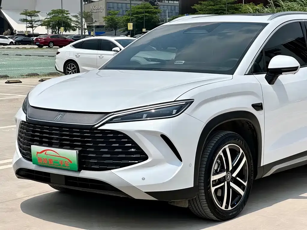 BYD L DM-i — фото 3