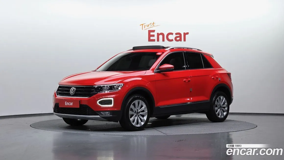 Volkswagen T-Roc — фото 1