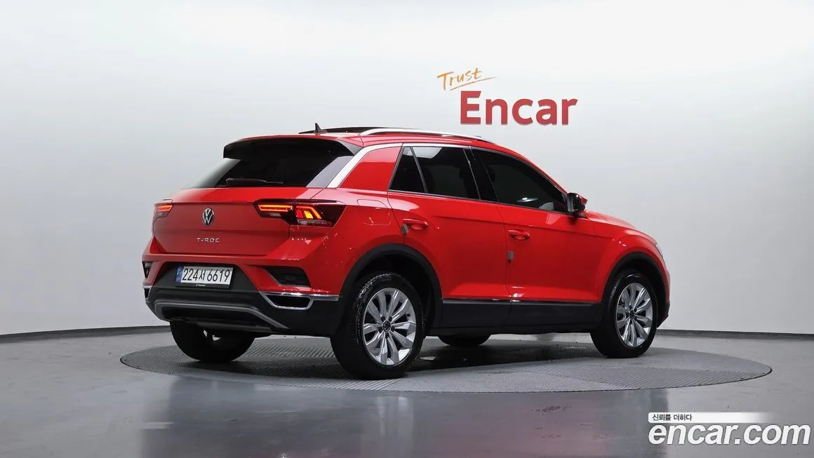 Volkswagen T-Roc — фото 2