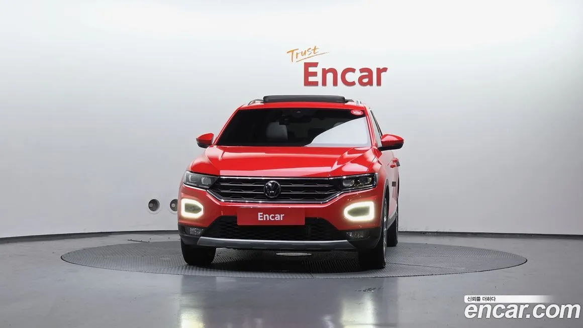 Volkswagen T-Roc — фото 6