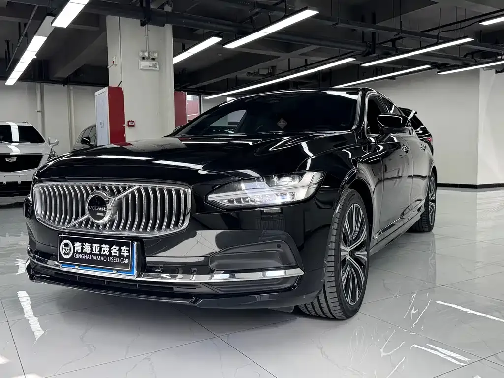 Volvo S90 — фото 1