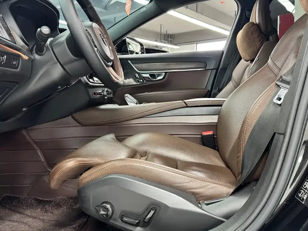 Volvo S90 — фото 7