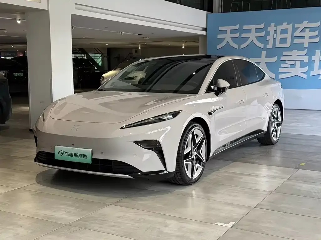 Roewe Feifan F7 — фото 1